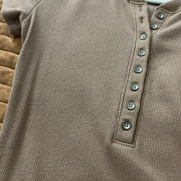 Abercrombie & Fitch Tan Bodysuit - Picture 3 of 3